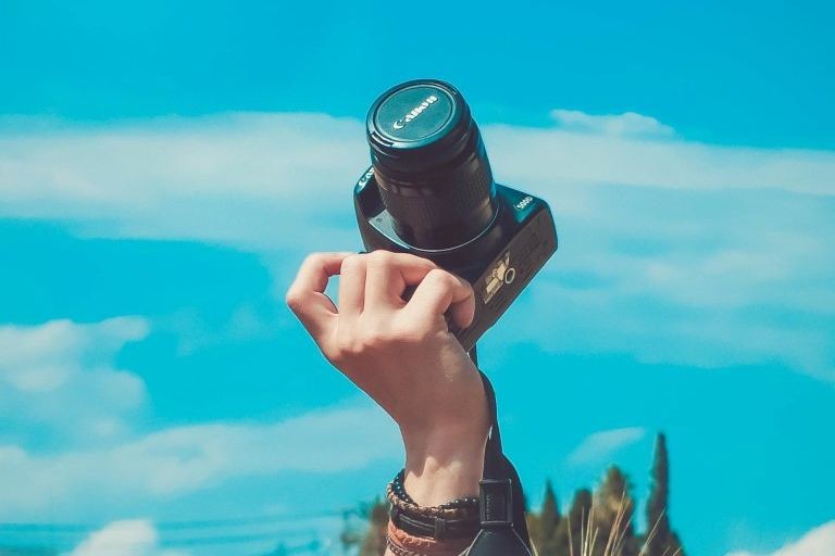Product with many images (Camera example)